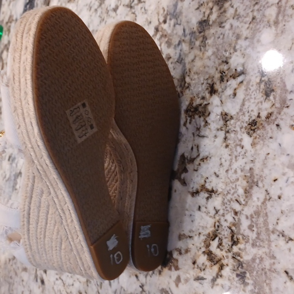 NEW Michael Kors Women's Berkley Wedge Sandals Cream Color Fringed Denim SZ 10 - Picture 14 of 16